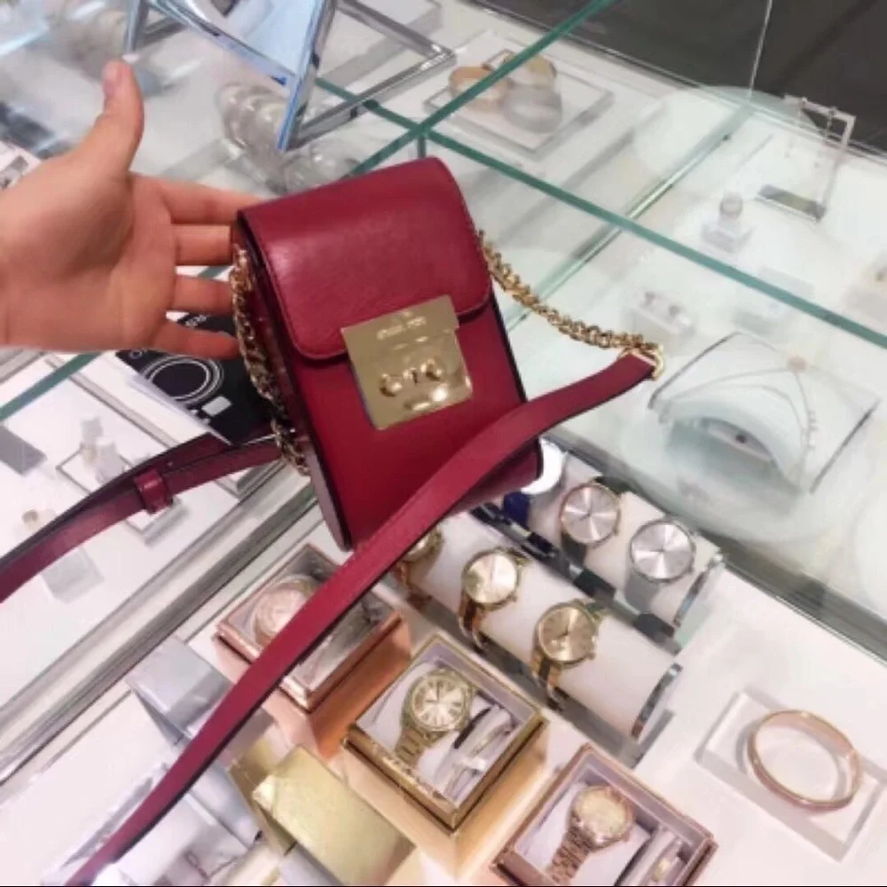 🔥 ON SALE 🔥 Michael Kors Camera Cross Body - Picture 6 of 8